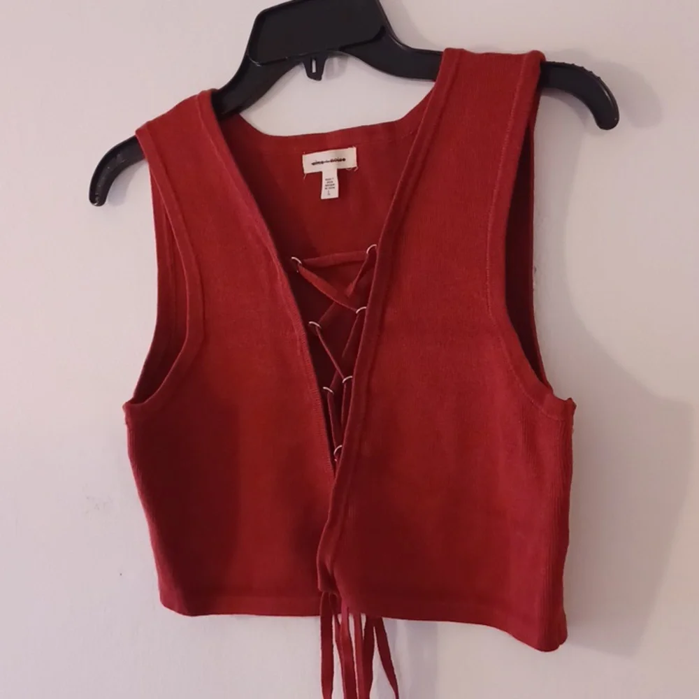 Lace up front crop top from Urban Outfitters - Picture 4 of 5